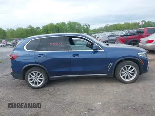 2022 BMW X5 xDrive40i z VIN 5UXCR6C08N9J99866, wystawiony jako IAAI lot #42215532 z przebiegiem 53 484 mil mil oraz . Historia ofert i sprzedaży dostępna na DreamBid. Obrazek 13.