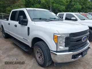 2017 Ford F-350 XL z VIN 1FT7W3AT4HED72446, wystawiony jako IAAI lot #42208485 z przebiegiem 186 778 mil mil oraz . Historia ofert i sprzedaży dostępna na DreamBid. Obrazek 1.