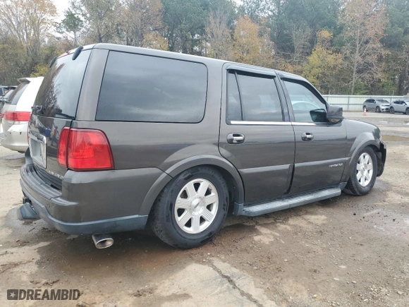 2005 Lincoln Navigator Luxury with VIN 5LMFU27555LJ00668, listed as a Copart auction lot 84251384 with 126,715 mi miles and Salvage Title. Bid and sale history available at carsss.com. Image 3.