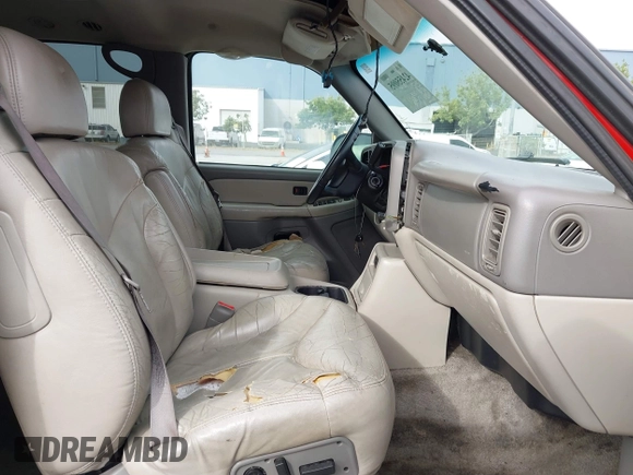 2000 GMC Yukon XL SLT with VIN 3GKEC16T1YG195557, listed as a IAAI auction lot 42455095 with 259,092 mi miles and . Bid and sale history available at DreamBid. Image 5.