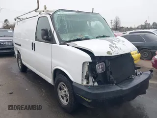 2008 Chevrolet Express Cargo Van with VIN 1GCFG15X481165380, listed as a IAAI auction lot 41380926 with 206,931 mi miles. Bid and sale history available at carsss.com. Image 1.