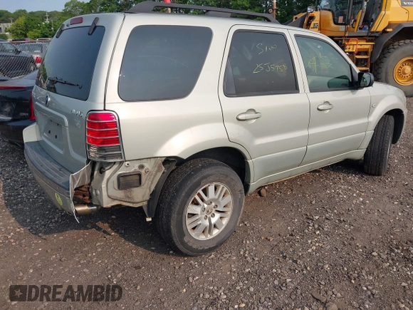 2005 Mercury Mariner Luxury with VIN 4M2YU57105DJ32592, listed as a IAAI auction lot 42433116 with Not provided miles and . Bid and sale history available at DreamBid. Image 4.