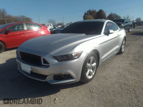 2015 Ford Mustang EcoBoost z VIN 1FA6P8TH7F5386066, wystawiony jako IAAI lot #34865266 z przebiegiem 113 862 mil mil oraz . Historia ofert i sprzedaży dostępna na DreamBid. Obrazek 2.