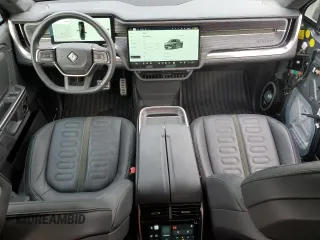 2022 Rivian R1T Adventure z VIN 7FCTGAAA5NN014941, wystawiony jako Copart lot #43771755 z przebiegiem 43 410 mil mil oraz Szkody całkowita. Historia ofert i sprzedaży dostępna na DreamBid. Obrazek 8.