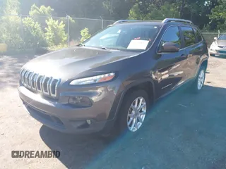 2016 Jeep Cherokee Latitude z VIN 1C4PJLCB6GW159039, wystawiony jako IAAI lot #42274817 z przebiegiem 136 269 mil mil oraz . Historia ofert i sprzedaży dostępna na DreamBid. Obrazek 20.