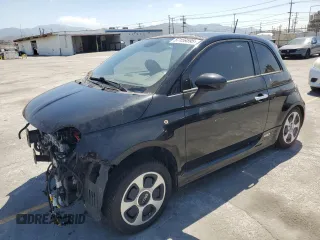 2015 FIAT 500e z VIN 3C3CFFGE3FT642311, wystawiony jako Copart lot #57159595 z przebiegiem Nie podano mil oraz Tytuł czysty. Historia ofert i sprzedaży dostępna na DreamBid. Obrazek 1.