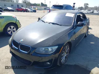 2012 BMW 3 Series 328i z VIN WBADW7C53CE730036, wystawiony jako IAAI lot #41989907 z przebiegiem Nie podano mil oraz . Historia ofert i sprzedaży dostępna na DreamBid. Obrazek 2.