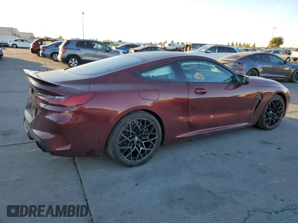 2020 BMW M8 z VIN WBSAE0C02LCD25474, wystawiony jako Copart lot #79533434 z przebiegiem Nie podano mil oraz Szkoda całkowita • Salvage title. Historia ofert i sprzedaży dostępna na DreamBid. Obrazek 3.