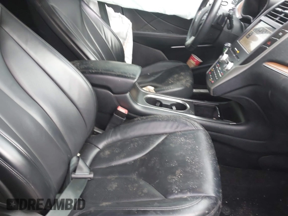 2019 Lincoln MKC Select with VIN 5LMCJ2D93KUL21128, listed as a IAAI auction lot 41810836 with 82,020 mi miles and . Bid and sale history available at DreamBid. Image 5.