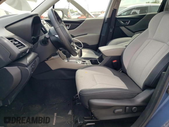 2023 Subaru Forester Premium z VIN JF2SKAEC4PH440439, wystawiony jako Copart lot #59659654 z przebiegiem 19 555 mil mil oraz Nie do naprawy • Non repairable. Historia ofert i sprzedaży dostępna na DreamBid. Obrazek 7.