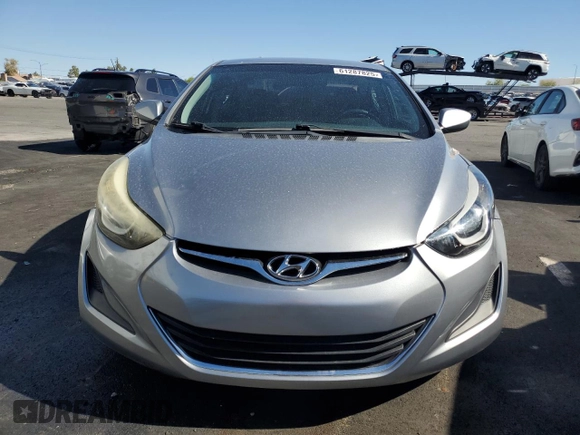 2015 Hyundai Elantra SE z VIN 5NPDH4AE8FH583733, wystawiony jako Copart lot #61287825 z przebiegiem 92 588 mil mil oraz Czysty tytuł • Clean title. Historia ofert i sprzedaży dostępna na DreamBid. Obrazek 5.