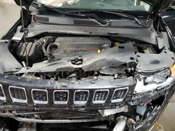 2018 Jeep Compass Limited with VIN 3C4NJDCB0JT333942, listed as a Copart auction lot 73188754 with 52,110 mi miles and Salvage Title. Bid and sale history available at carsss.com. Image 13.
