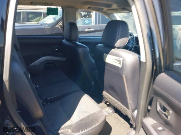 2011 Mitsubishi Outlander GT with VIN JA4JT5AX7BU020644, listed as a IAAI auction lot 41824859 with 125,230 mi miles. Bid and sale history available at carsss.com. Image 8.