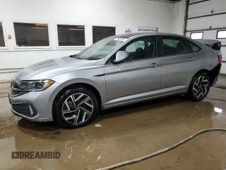 2022 Volkswagen Jetta SEL z VIN 3VWGM7BU1NM023266, wystawiony jako Copart lot #77462164 z przebiegiem 13 141 mil mil oraz Szkoda całkowita • Salvage title. Historia ofert i sprzedaży dostępna na DreamBid. Obrazek 1.