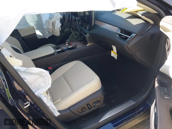 2024 Lexus RX 350 z VIN JTJCHMAA5R2015211, wystawiony jako IAAI lot #42048604 z przebiegiem 4 441 mil mil oraz . Historia ofert i sprzedaży dostępna na DreamBid. Obrazek 5.