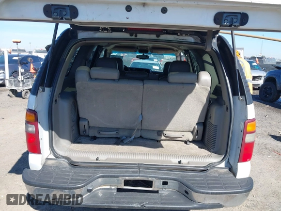 2003 GMC Yukon SLT with VIN 1GKEC13Z13J197955, listed as a IAAI auction lot 41586841 with 208,752 mi miles. Bid and sale history available at carsss.com. Image 8.
