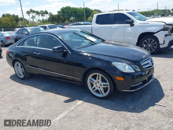 2013 Mercedes-Benz E-Class E 350 with VIN WDDKJ5KB1DF212769, listed as a IAAI auction lot 42064928 with 62,500 mi miles. Bid and sale history available at carsss.com. Image 1.