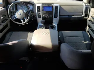 2010 Dodge 1500 SLT z VIN 1D7RV1CP8AS170464, wystawiony jako Copart lot #55245485 z przebiegiem 346 493 mil mil oraz Szkoda całkowita • Salvage title. Historia ofert i sprzedaży dostępna na DreamBid. Obrazek 8.