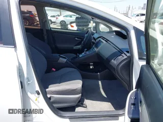 2013 Toyota Prius One z VIN JTDKN3DUXD5657826, wystawiony jako IAAI lot #42346122 z przebiegiem 129 882 mil mil oraz . Historia ofert i sprzedaży dostępna na DreamBid. Obrazek 5.