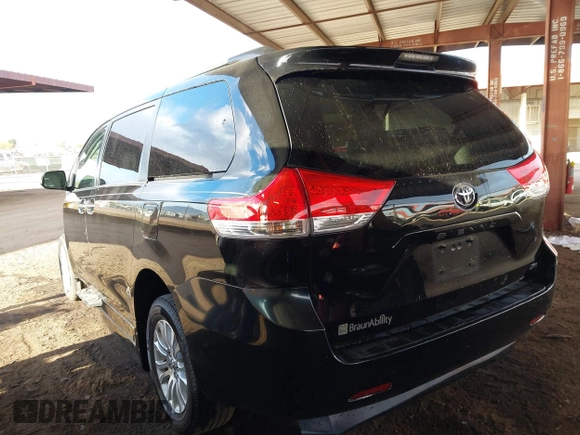 2012 Toyota Sienna XLE AAS with VIN 5TDYK3DC6CS263128, listed as a IAAI auction lot 41583798 with 114,820 mi miles. Bid and sale history available at carsss.com. Image 3.