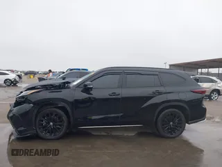2024 Toyota Highlander LE z VIN 5TDKDRBH3RS537184, wystawiony jako IAAI lot #42108464 z przebiegiem 35 747 mil mil oraz . Historia ofert i sprzedaży dostępna na DreamBid. Obrazek 15.