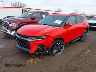 2022 Chevrolet Blazer RS z VIN 3GNKBKRS8NS172965, wystawiony jako IAAI lot #41610547 z przebiegiem 43 333 mil mil oraz . Historia ofert i sprzedaży dostępna na DreamBid. Obrazek 2.