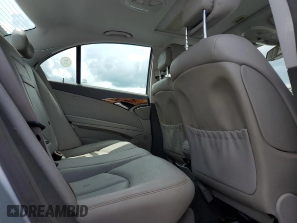 2008 Mercedes-Benz E 320 with VIN WDBUF22X58B266439, listed as a Copart auction lot 61152695 with 82,576 mi miles and Salvage title. Bid and sale history available at DreamBid. Image 10.