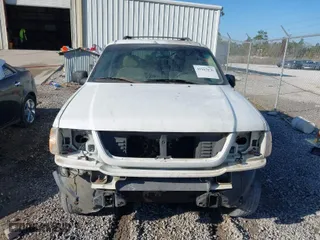 2003 Ford Explorer XLT with VIN 1FMZU73K33UC25586, listed as a IAAI auction lot 41167676 with 1 mi miles. Bid and sale history available at carsss.com. Image 6.