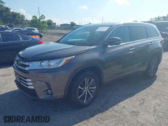 2017 Toyota Highlander XLE with VIN 5TDKZRFH6HS205427, listed as a IAAI auction lot 42581825 with Not provided miles and . Bid and sale history available at DreamBid. Image 2.