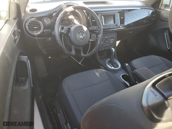 2019 Volkswagen Beetle S with VIN 3VWFD7AT6KM719279, listed as a Copart auction lot 89217255 with 40,438 mi miles and Salvage Title. Bid and sale history available at carsss.com. Image 8.