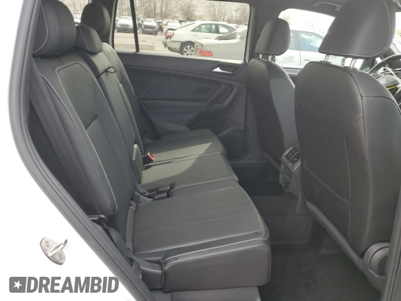 2023 Volkswagen Tiguan SE R-Line Black z VIN 3VV8B7AX8PM091870, wystawiony jako Copart lot #49150015 z przebiegiem 21 440 mil mil oraz Szkoda całkowita • Salvage title. Historia ofert i sprzedaży dostępna na DreamBid. Obrazek 11.