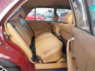 1982 Mercedes-Benz 300 Series 300D-T with VIN WDBAB33A5CB013080, listed as a IAAI auction lot 41734842 with 297,205 mi miles. Bid and sale history available at carsss.com. Image 8.