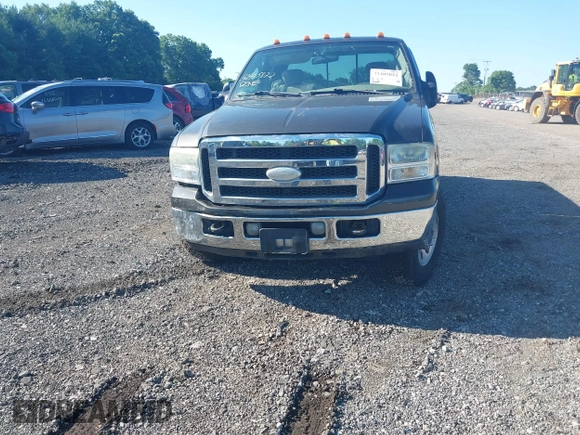 2005 Ford F-250 XL с VIN 1FTSX215X5EC32450, выставлен на аукционе IAAI как лот 42405822 с пробегом Не указан миль и . История ставок и продаж доступна на DreamBid. Изображение 12.
