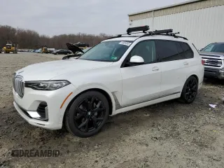 2021 BMW X7 xDrive40i z VIN 5UXCW2C02M9F75920, wystawiony jako Copart lot #49039855 z przebiegiem 47 780 mil mil oraz Szkoda całkowita • Salvage title. Historia ofert i sprzedaży dostępna na DreamBid. Obrazek 1.