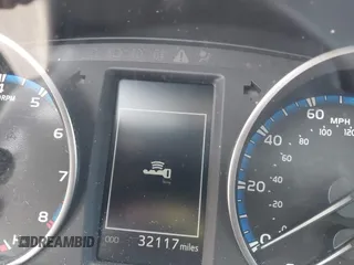 2018 Toyota RAV4 XLE z VIN 2T3WFREV2JW501356, wystawiony jako IAAI lot #42087027 z przebiegiem 32 117 mil mil oraz . Historia ofert i sprzedaży dostępna na DreamBid. Obrazek 15.
