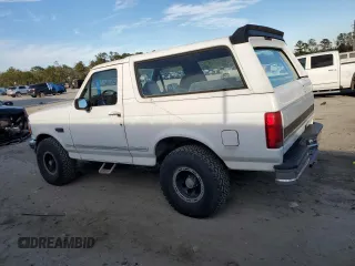 1994 Ford Bronco XL с VIN 1FMEU15N0RLA76670, выставлен на аукционе Copart как лот 46048315 с пробегом 269 968 миль миль и Списание • Salvage title. История ставок и продаж доступна на DreamBid. Изображение 2.
