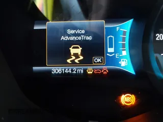 2016 Ford Fusion Titanium с VIN 3FA6P0SU4GR236009, выставлен на аукционе IAAI как лот 41219691 с пробегом 306 144 миль миль и . История ставок и продаж доступна на DreamBid. Изображение 16.