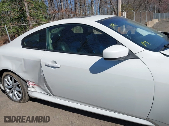2011 Infiniti G37 Coupe x with VIN JN1CV6EL1BM262225, listed as a IAAI auction lot 41889322 with 105,782 mi miles. Bid and sale history available at carsss.com. Image 14.