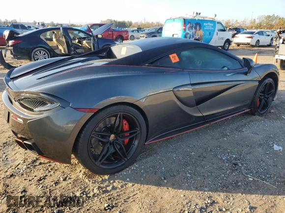 2017 McLaren 570S z VIN SBM13DAAXHW003255, wystawiony jako Copart lot #84219454 z przebiegiem Nie podano mil oraz Szkody całkowita. Historia ofert i sprzedaży dostępna na DreamBid. Obrazek 3.