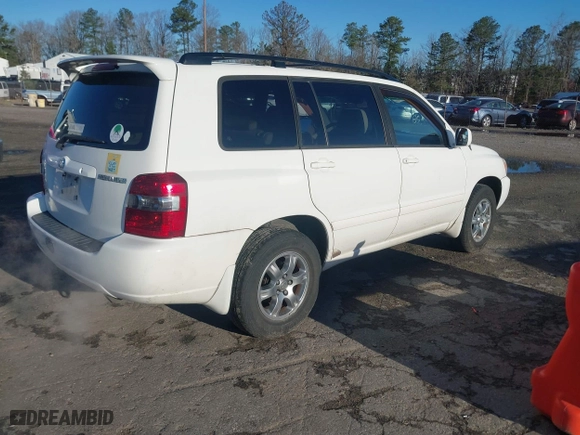 2006 Toyota Highlander w/3rd Row with VIN JTEEP21A660159923, listed as a IAAI auction lot 41861857 with 241,089 mi miles. Bid and sale history available at carsss.com. Image 4.