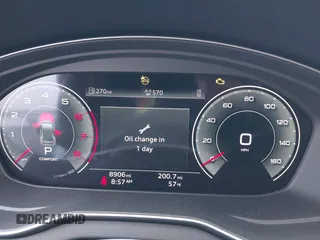 2024 Audi Q5 Premium Plus z VIN WA1BBAFY9R2044435, wystawiony jako IAAI lot #41210271 z przebiegiem 8 906 mil mil oraz . Historia ofert i sprzedaży dostępna na DreamBid. Obrazek 7.