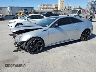2013 Cadillac CTS-V z VIN 1G6DV1EP8D0171019, wystawiony jako Copart lot #76689644 z przebiegiem 136 098 mil mil oraz Szkody całkowita. Historia ofert i sprzedaży dostępna na DreamBid. Obrazek 1.