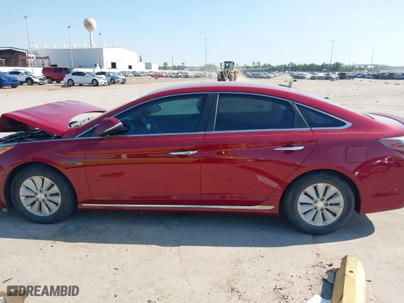 2016 Hyundai Sonata Hybrid SE with VIN KMHE24L19GA016239, listed as a IAAI auction lot 40813246 with 118,031 mi miles. Bid and sale history available at carsss.com. Image 14.