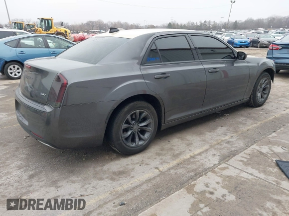 2015 Chrysler 300 Limited z VIN 2C3CCAAG9FH749040, wystawiony jako IAAI lot #41488801 z przebiegiem 101 298 mil mil oraz . Historia ofert i sprzedaży dostępna na DreamBid. Obrazek 4.