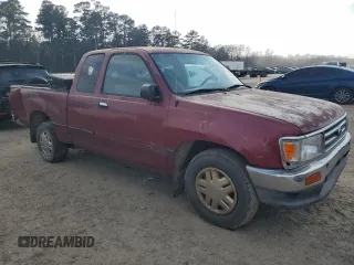 1996 Toyota T100 DX with VIN JT4TN12D0T0021827, listed as a Copart auction lot 44328465 with 253,582 mi miles and Salvage Title. Bid and sale history available at carsss.com. Image 4.
