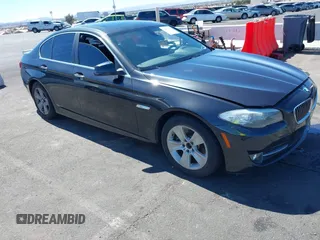 2013 BMW 5 Series 528i with VIN WBAXG5C58DD232582, listed as a IAAI auction lot 41890082 with 150,401 mi miles and . Bid and sale history available at carsss.com. Image 1.