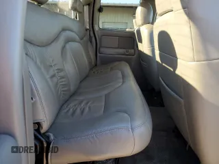 2000 GMC New Sierra 1500 SLE with VIN 2GTEK19T6Y1328851, listed as a Copart auction lot 82308104 with 153,321 mi miles and Salvage Title. Bid and sale history available at carsss.com. Image 10.