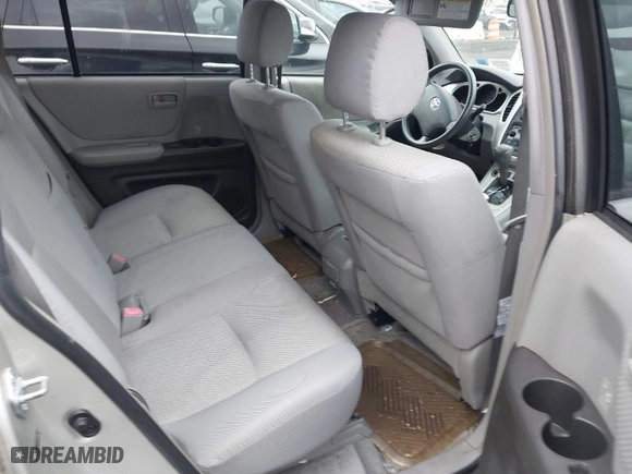 2005 Toyota Highlander with VIN JTEDP21A050085215, listed as a IAAI auction lot 41807809 with 133,953 mi miles. Bid and sale history available at carsss.com. Image 8.