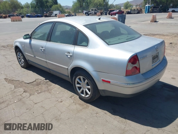 2004 Volkswagen Passat GLS z VIN WVWPD63B64P042673, wystawiony jako IAAI lot #42467361 z przebiegiem 259 067 mil mil oraz . Historia ofert i sprzedaży dostępna na DreamBid. Obrazek 3.