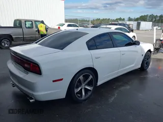 2014 Dodge Charger Police with VIN 2C3CDXAT3EH198941, listed as a IAAI auction lot 41737572 with 210,814 mi miles. Bid and sale history available at carsss.com. Image 4.